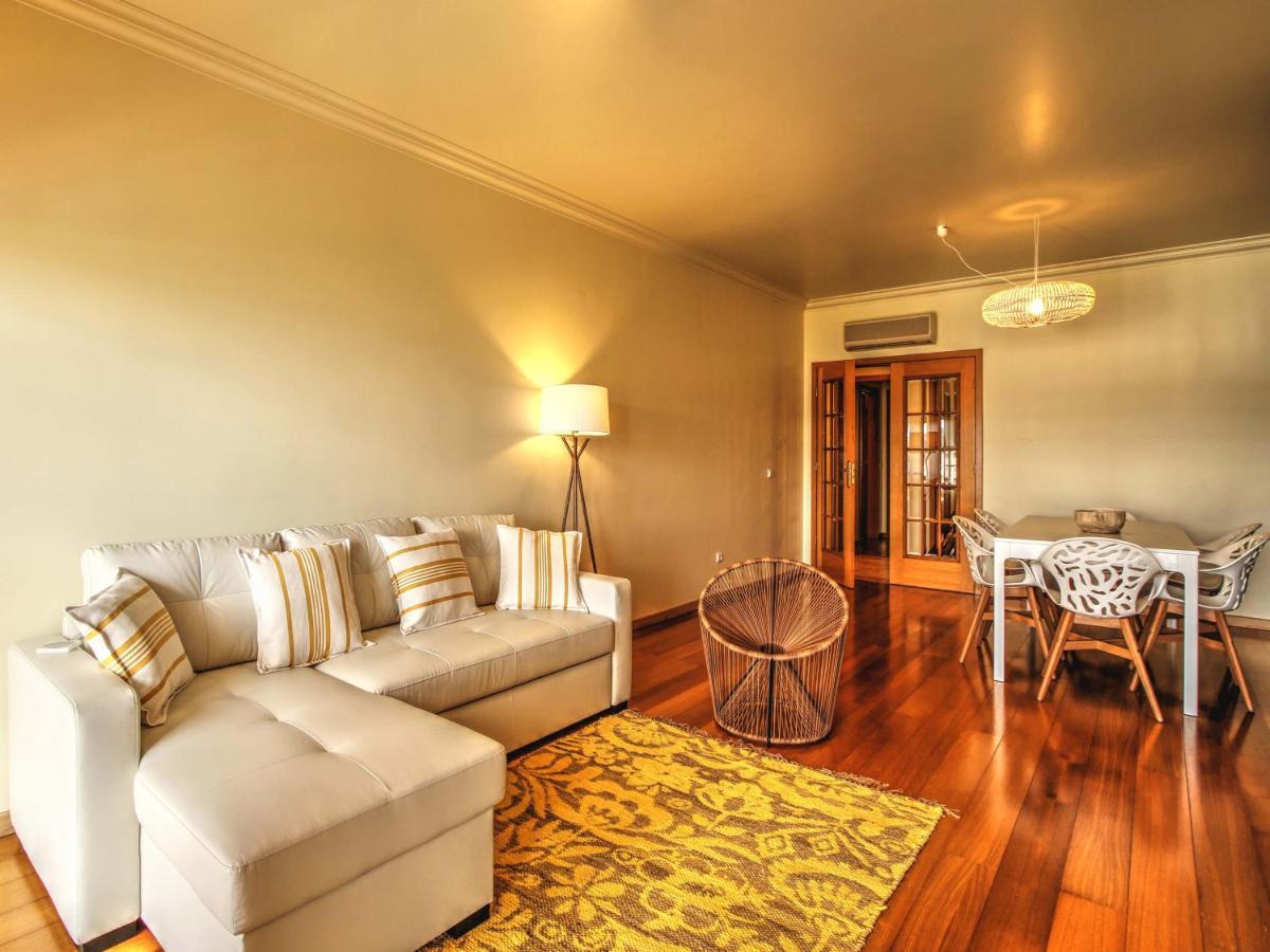 セトゥーバルBalcony With View, Private Garage, An Elevatorアパートメント エクステリア 写真